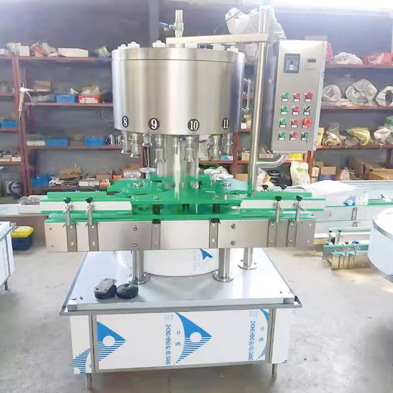 Vloeistofvulmachine voor het verpakken van mineraal zuiver water in automatische productielijn