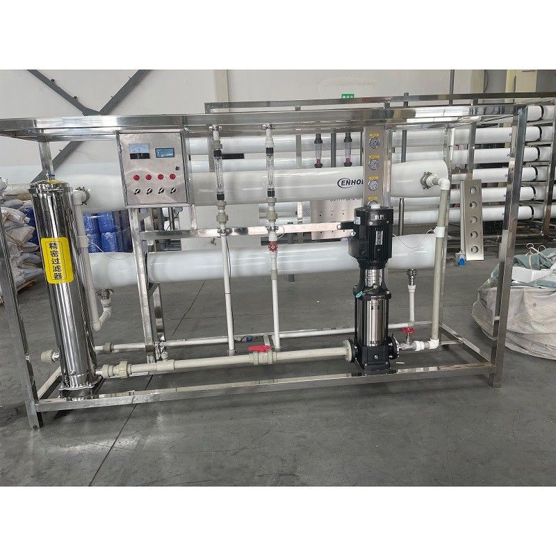Productiviteit 2L/uur Omgekeerd osmose systeem voor waterzuivering 4ton RO watermachine