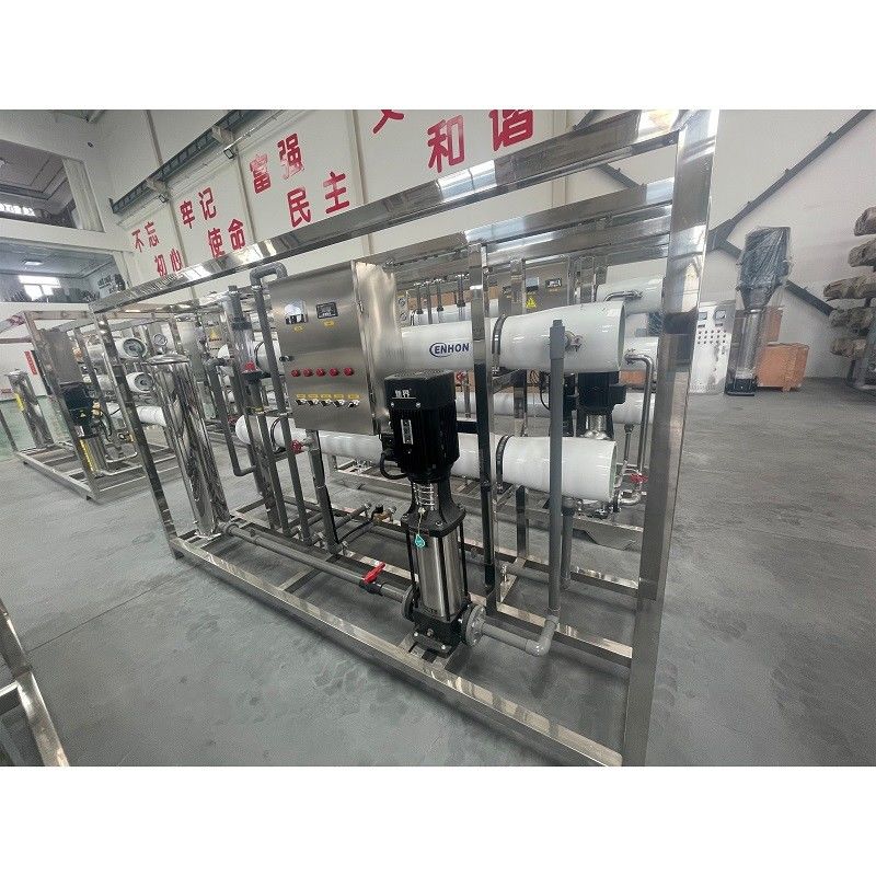 Productiviteit 2L/uur Omgekeerd osmose systeem voor waterzuivering 4ton RO watermachine