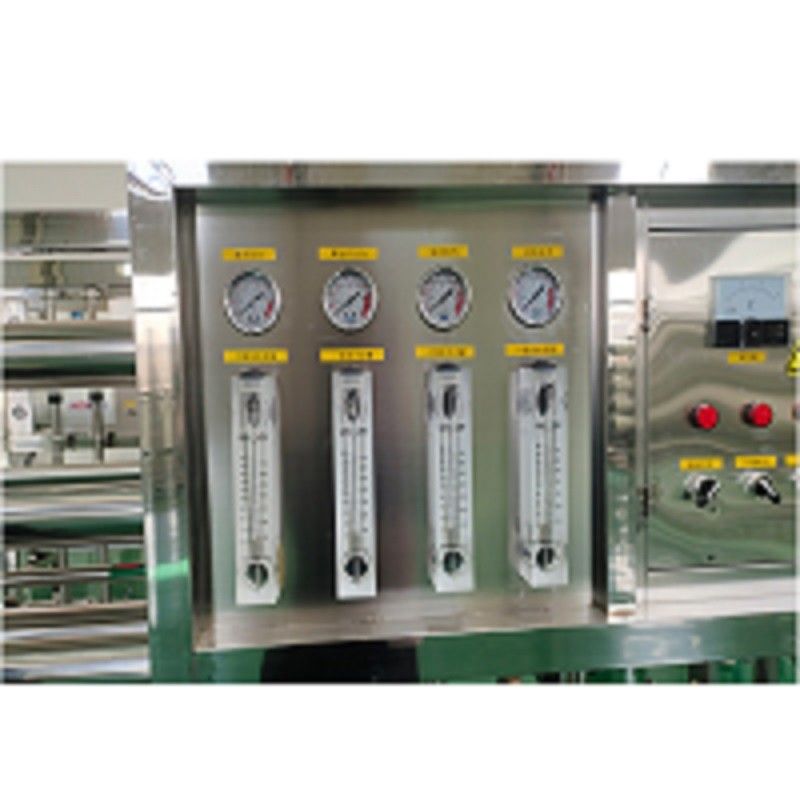 10-40C Watertemperatuur 2TPH Waterzuiveringsapparatuur met tweefasen RO-behandeling