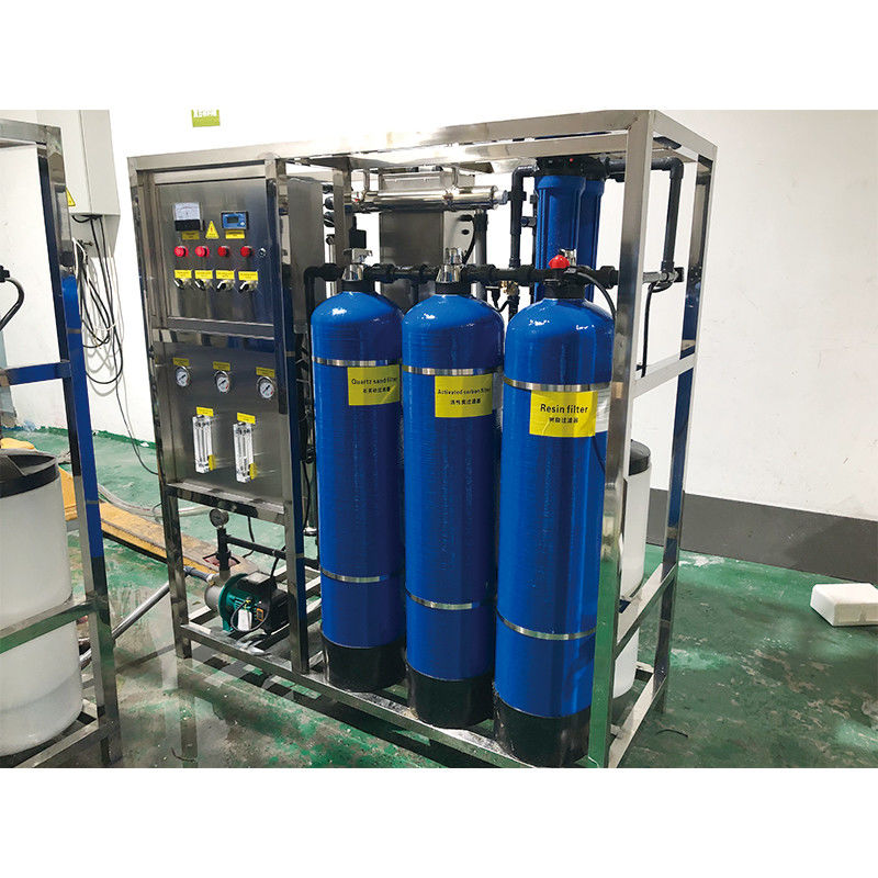 Watertemperatuur 10-40C Omgekeerd osmose-systeem voor volledige waterbehandeling van flessen